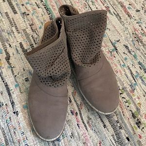 Emu, comfortable day-to-day lightweight booties, 8.5